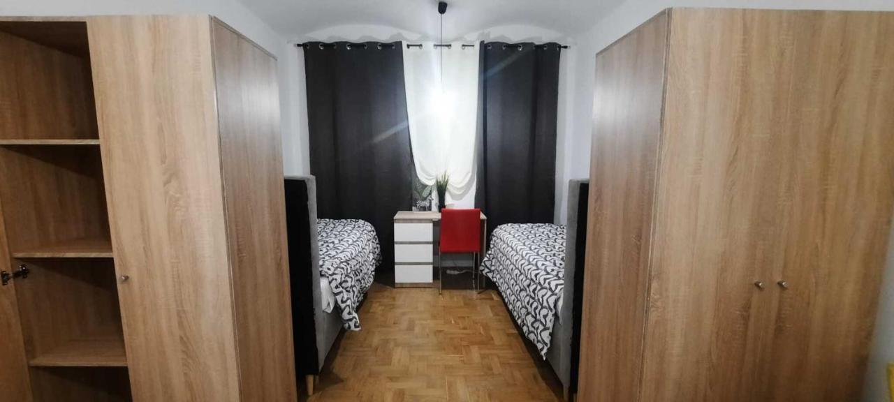 Lorf Hostel&Apartments Krakow Luaran gambar