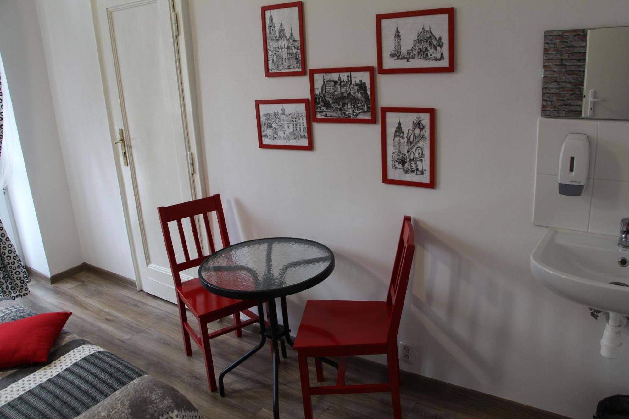 Lorf Hostel&Apartments Krakow Luaran gambar